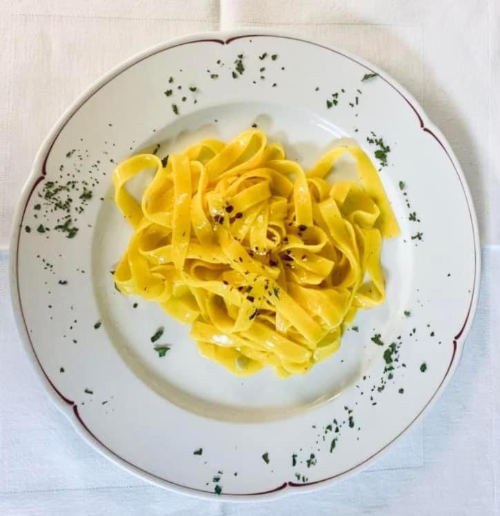 Готель Ristorante Della Stazione Tegna Екстер'єр фото