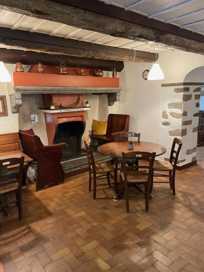 Готель Ristorante Della Stazione Tegna Екстер'єр фото